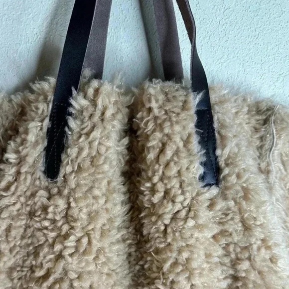 Olivaceous Fur Hobo bag faux fur tan - Picture 5 of 6